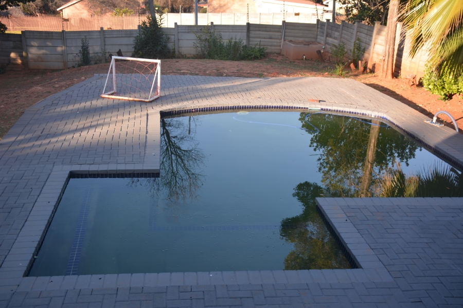 3 Bedroom Property for Sale in Roodekrans Gauteng