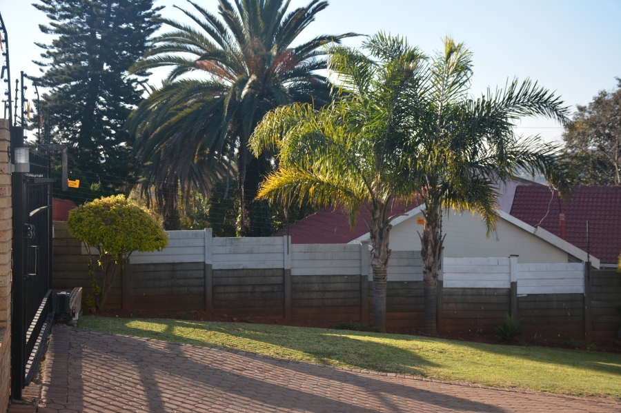 3 Bedroom Property for Sale in Roodekrans Gauteng