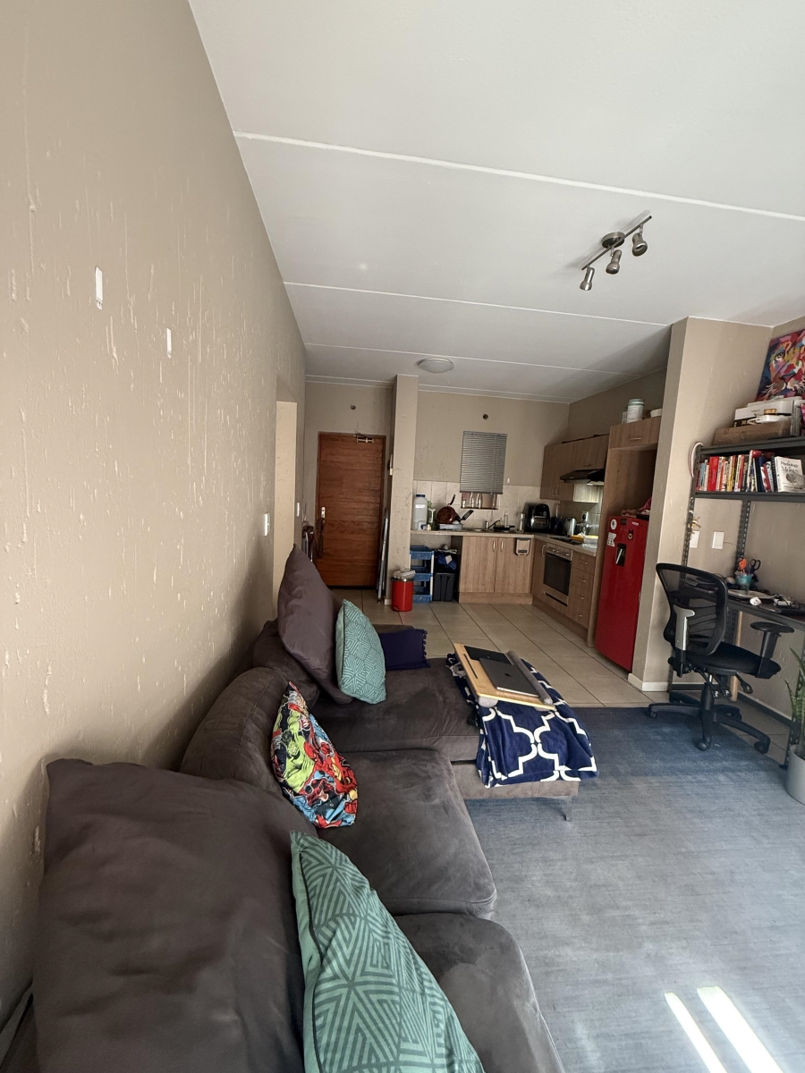 To Let 1 Bedroom Property for Rent in Douglasdale Gauteng