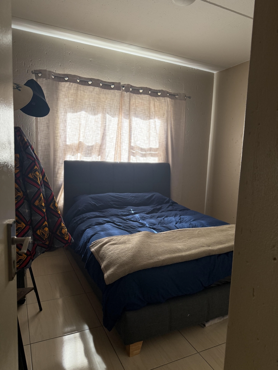 To Let 1 Bedroom Property for Rent in Douglasdale Gauteng