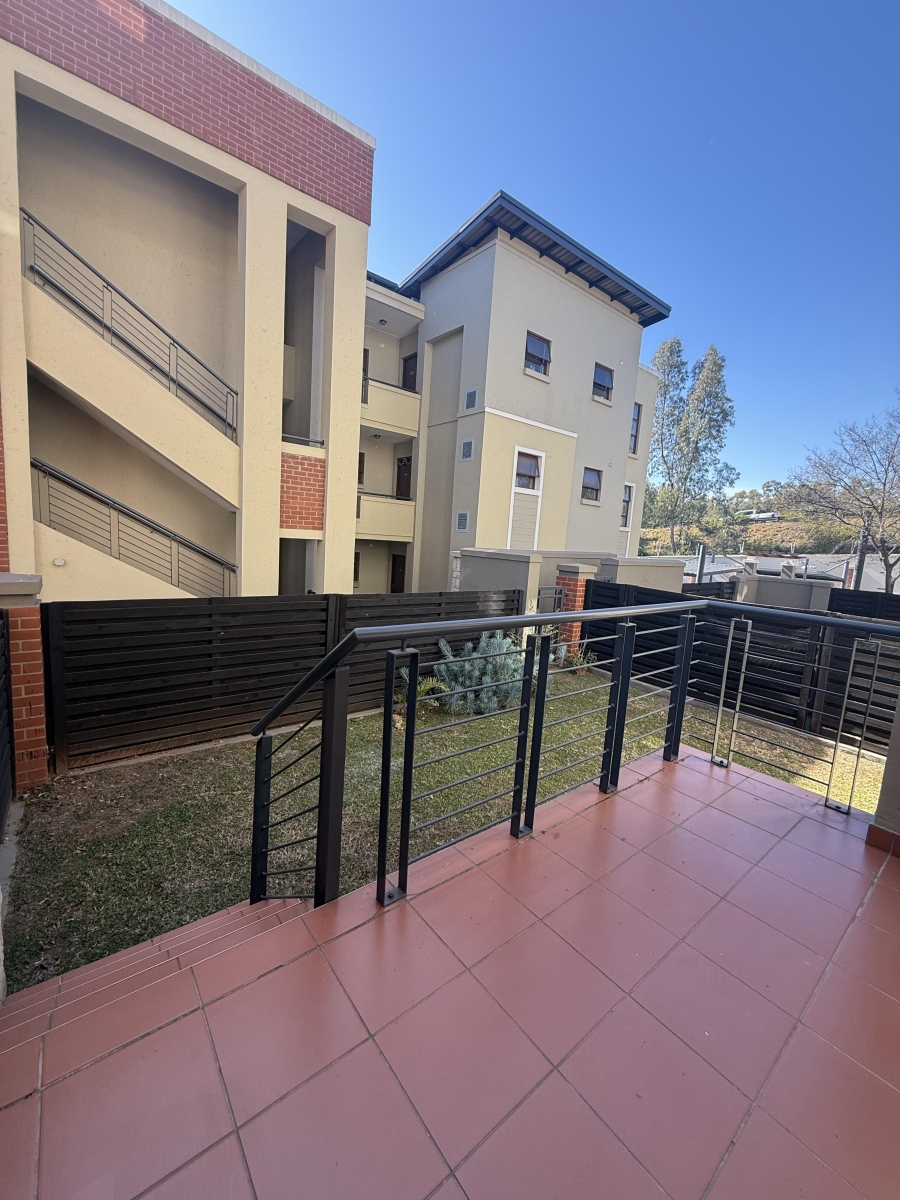 To Let 1 Bedroom Property for Rent in Douglasdale Gauteng