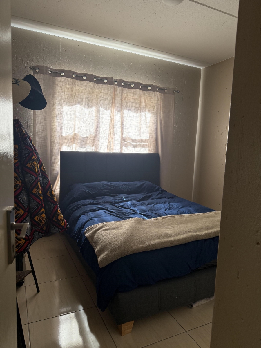 To Let 1 Bedroom Property for Rent in Douglasdale Gauteng