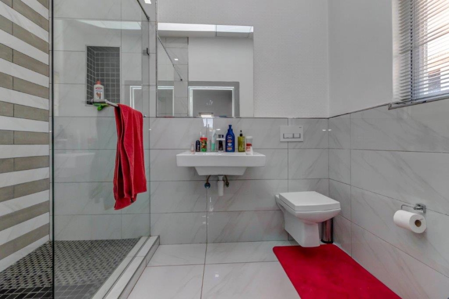 To Let 4 Bedroom Property for Rent in Hyde Park Gauteng