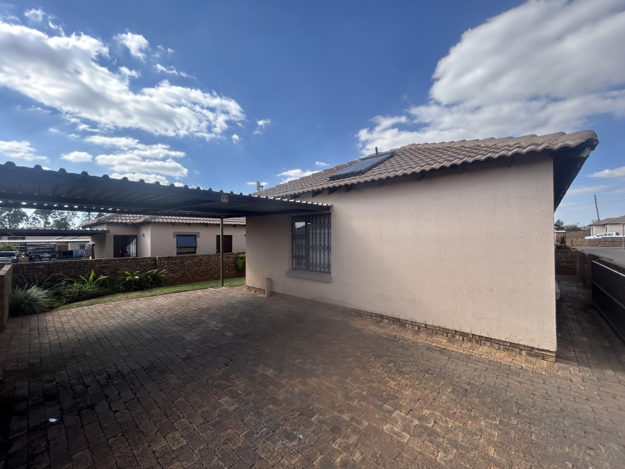 To Let 3 Bedroom Property for Rent in Chantelle Gauteng