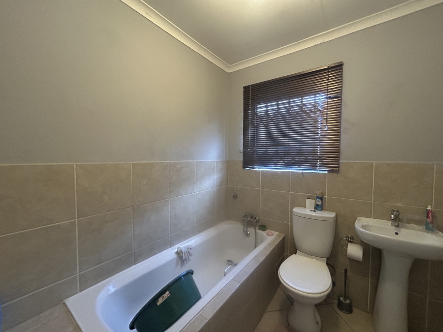 To Let 3 Bedroom Property for Rent in Chantelle Gauteng