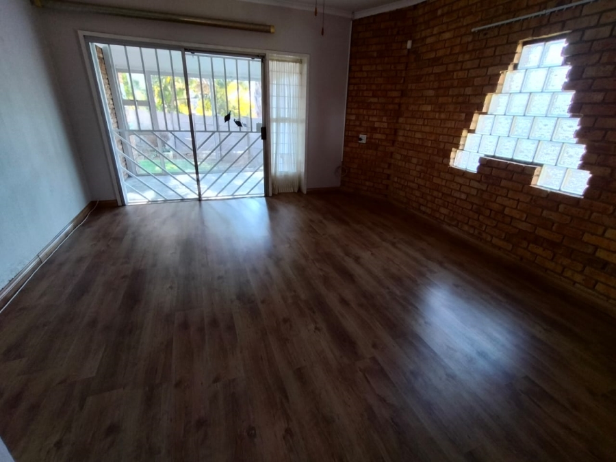 To Let 2 Bedroom Property for Rent in Noordheuwel Gauteng