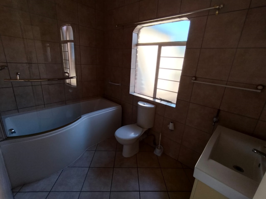 To Let 2 Bedroom Property for Rent in Noordheuwel Gauteng