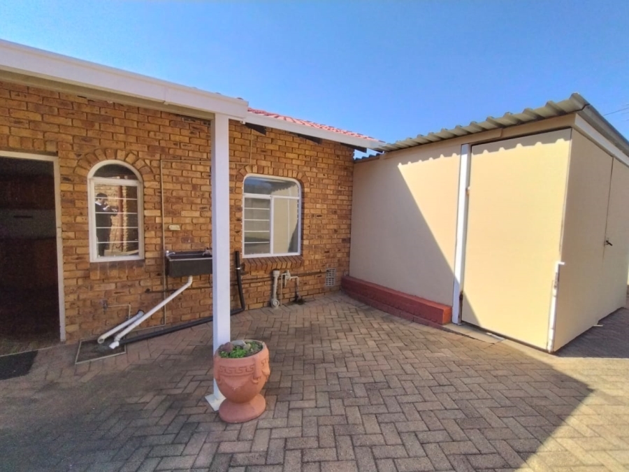 To Let 2 Bedroom Property for Rent in Noordheuwel Gauteng