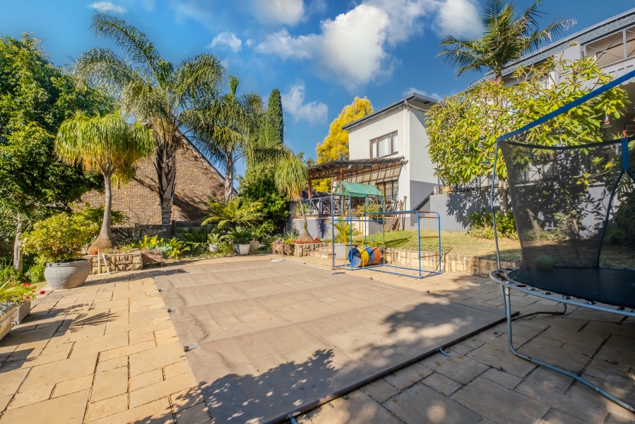 5 Bedroom Property for Sale in Moreleta Park Gauteng