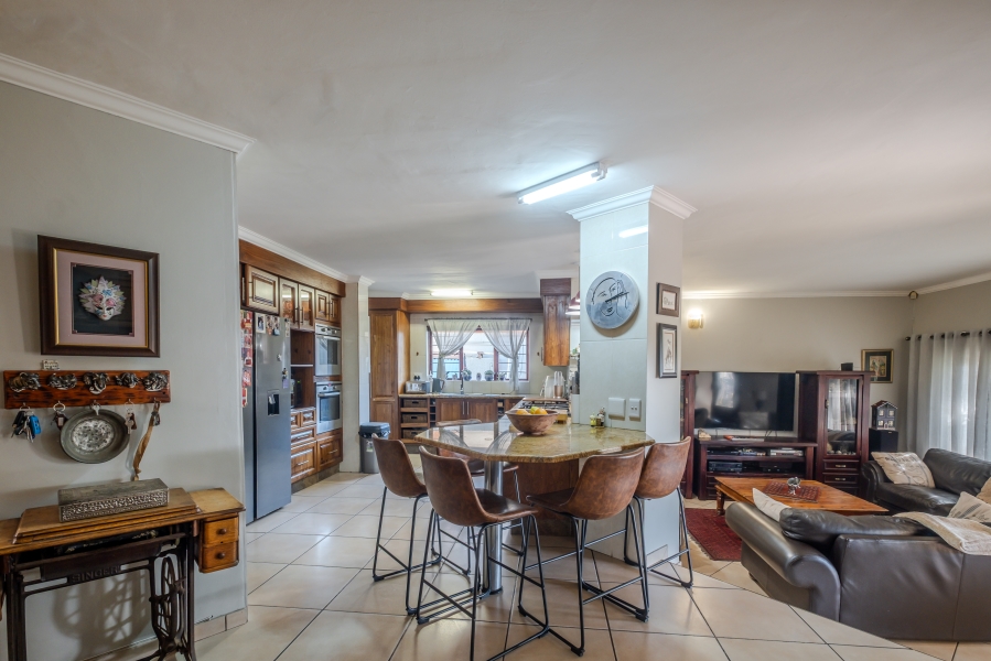 5 Bedroom Property for Sale in Moreleta Park Gauteng