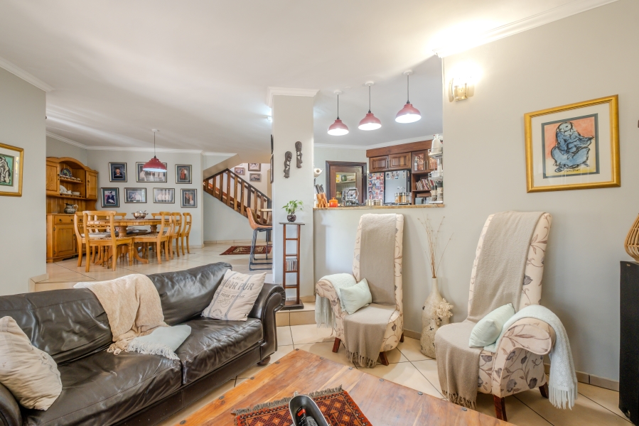 5 Bedroom Property for Sale in Moreleta Park Gauteng