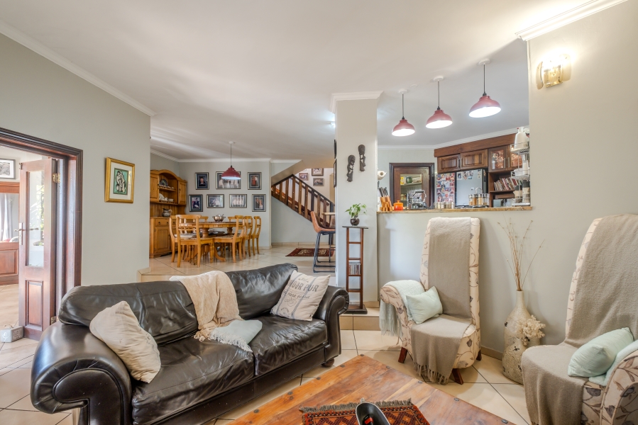 5 Bedroom Property for Sale in Moreleta Park Gauteng