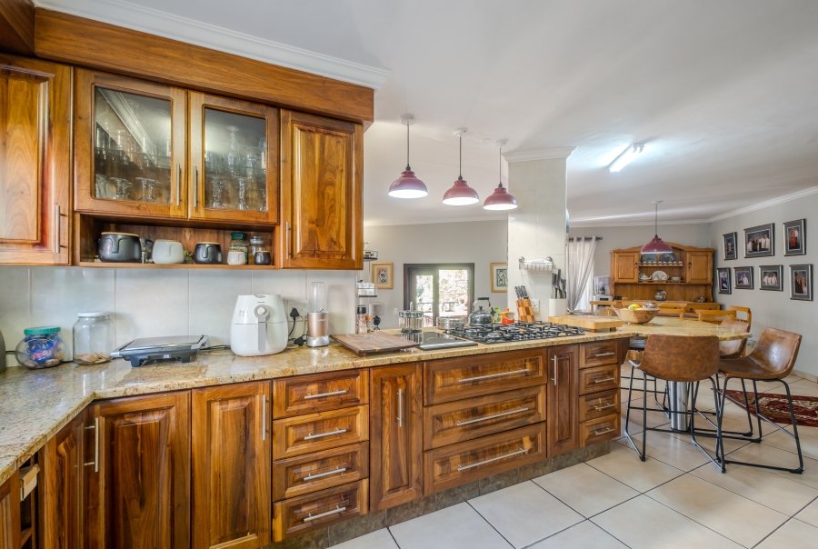 5 Bedroom Property for Sale in Moreleta Park Gauteng