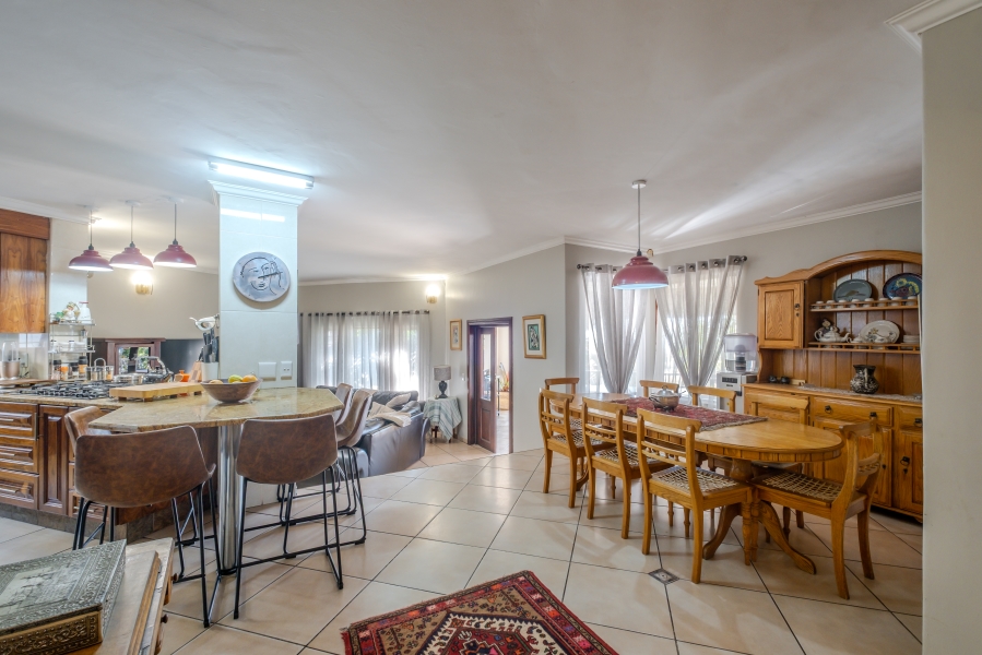 5 Bedroom Property for Sale in Moreleta Park Gauteng