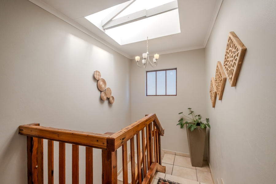 5 Bedroom Property for Sale in Moreleta Park Gauteng