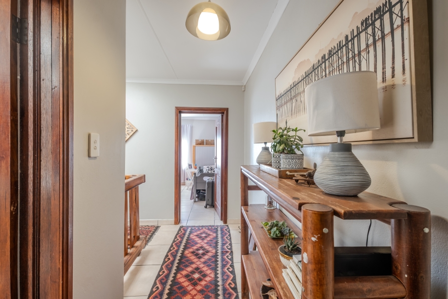 5 Bedroom Property for Sale in Moreleta Park Gauteng