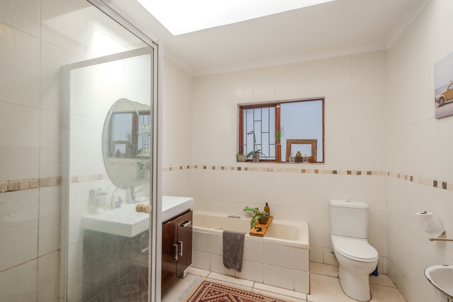 5 Bedroom Property for Sale in Moreleta Park Gauteng