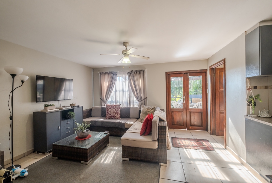 5 Bedroom Property for Sale in Moreleta Park Gauteng