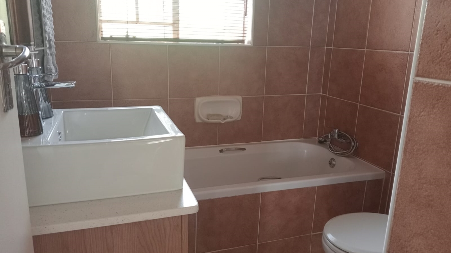 2 Bedroom Property for Sale in Mooikloof Ridge Gauteng