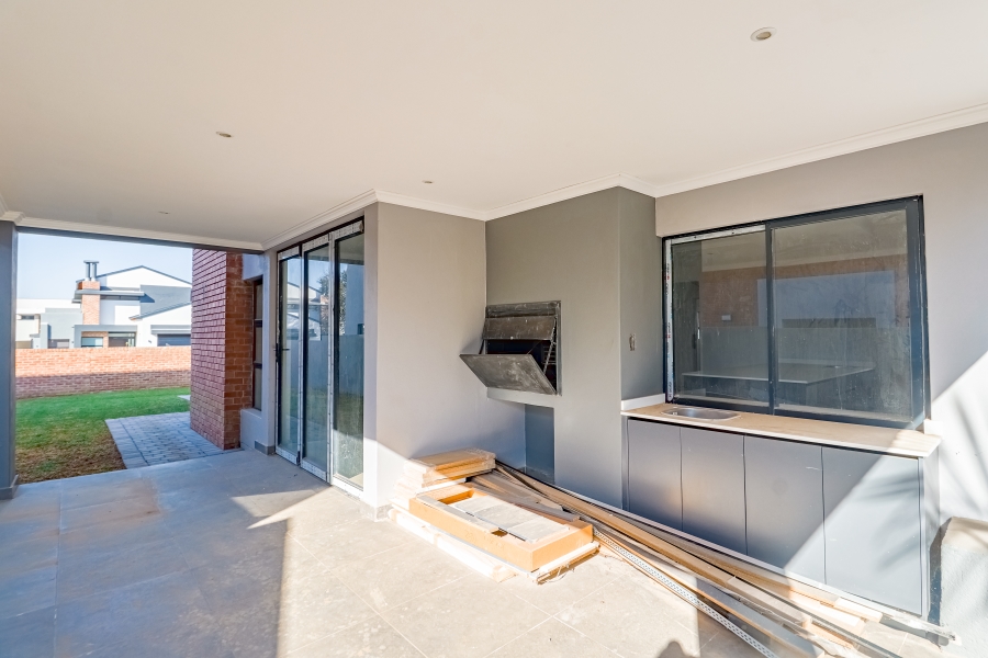 3 Bedroom Property for Sale in Six Fountains Residential Estate Gauteng