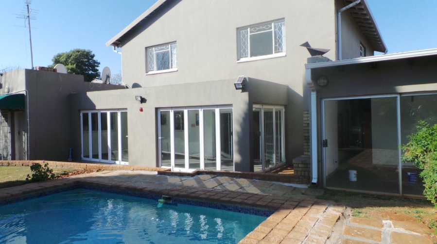 5 Bedroom Property for Sale in Wychwood Gauteng