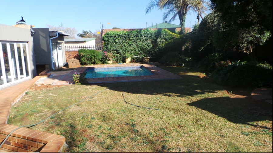 5 Bedroom Property for Sale in Wychwood Gauteng