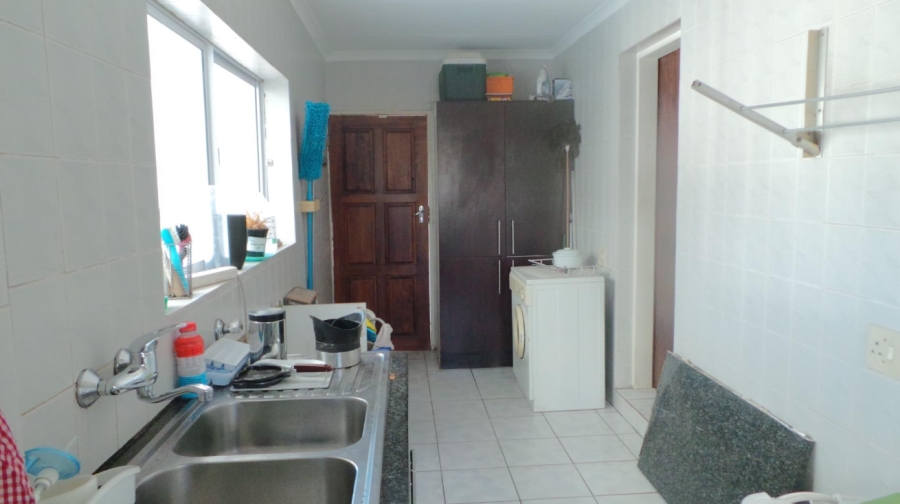 5 Bedroom Property for Sale in Wychwood Gauteng
