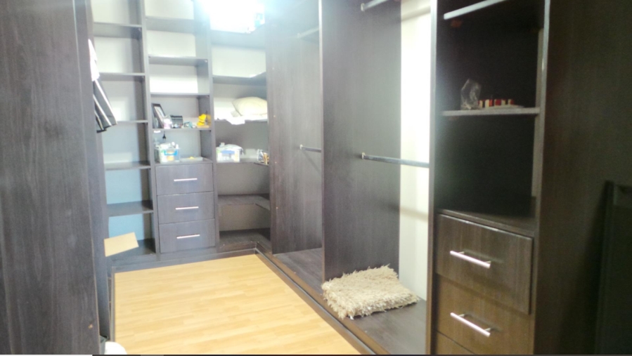 5 Bedroom Property for Sale in Wychwood Gauteng