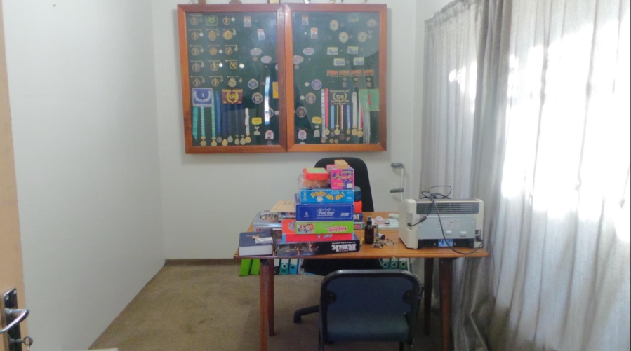 5 Bedroom Property for Sale in Wychwood Gauteng