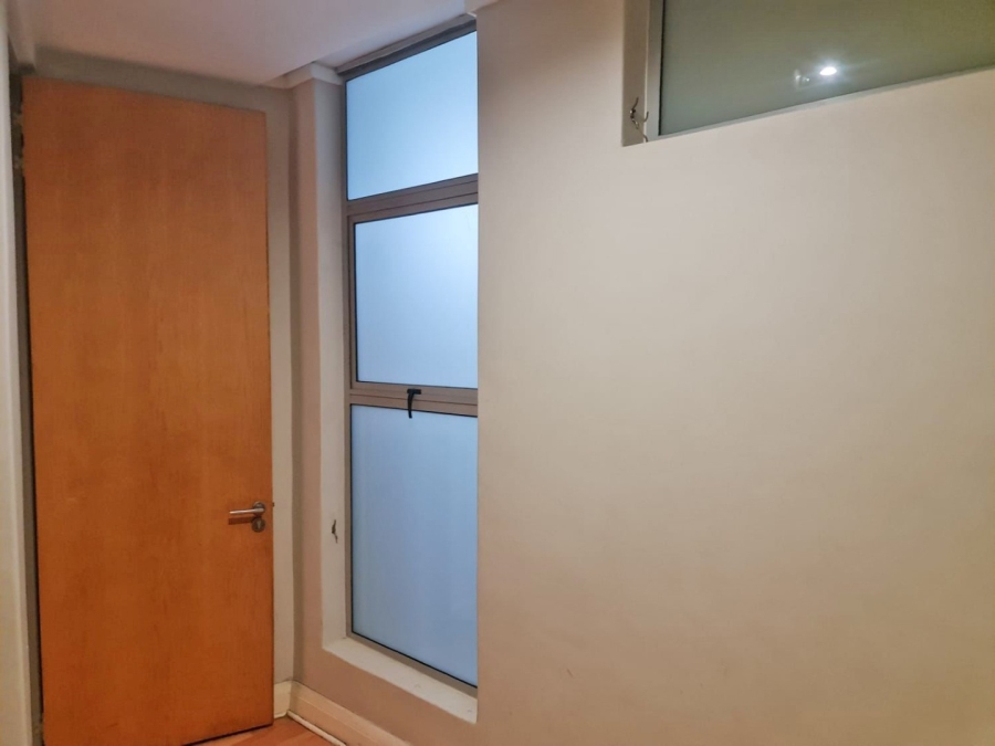 To Let 2 Bedroom Property for Rent in Sandown Gauteng