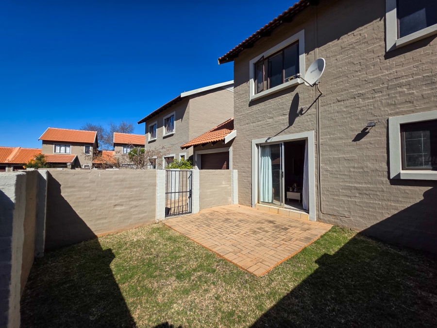 2 Bedroom Property for Sale in Country View Estate Gauteng
