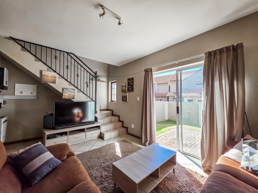 2 Bedroom Property for Sale in Country View Estate Gauteng