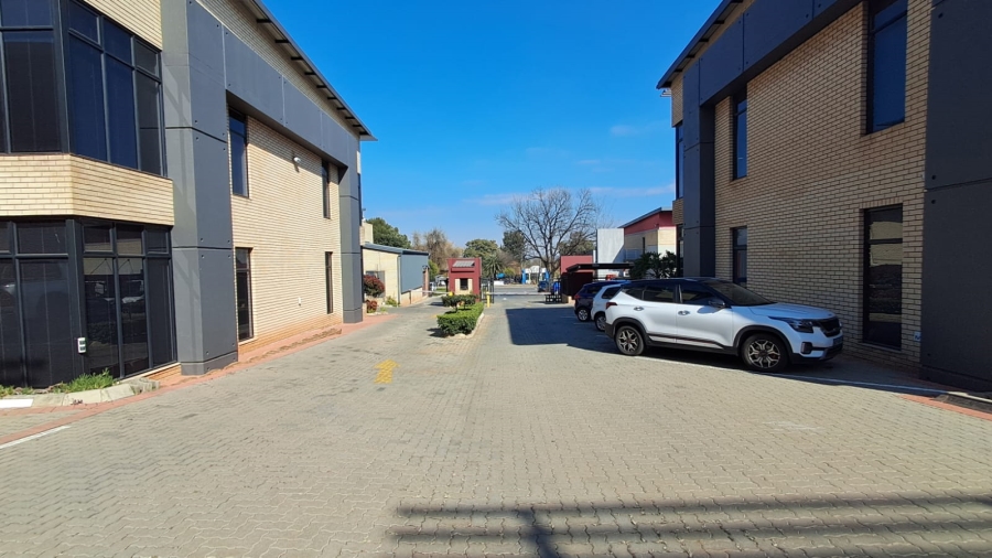 Commercial Property for Sale in Die Hoewes Gauteng