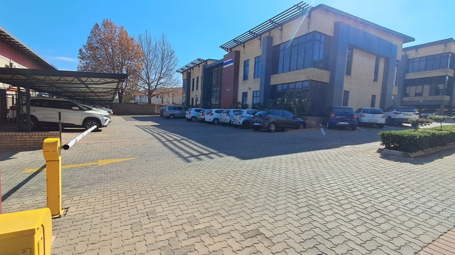 Commercial Property for Sale in Die Hoewes Gauteng