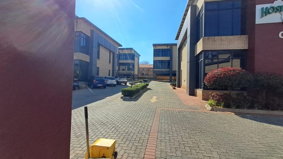 Commercial Property for Sale in Die Hoewes Gauteng