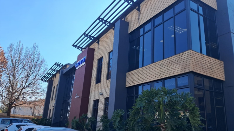 Commercial Property for Sale in Die Hoewes Gauteng