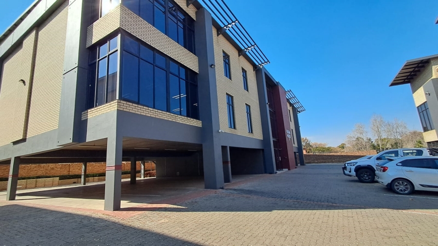 Commercial Property for Sale in Die Hoewes Gauteng