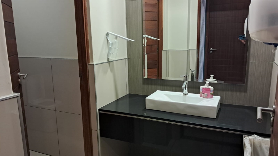 Commercial Property for Sale in Die Hoewes Gauteng