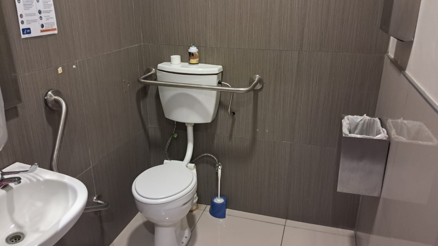 Commercial Property for Sale in Die Hoewes Gauteng
