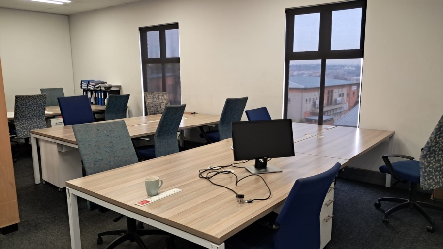 Commercial Property for Sale in Die Hoewes Gauteng