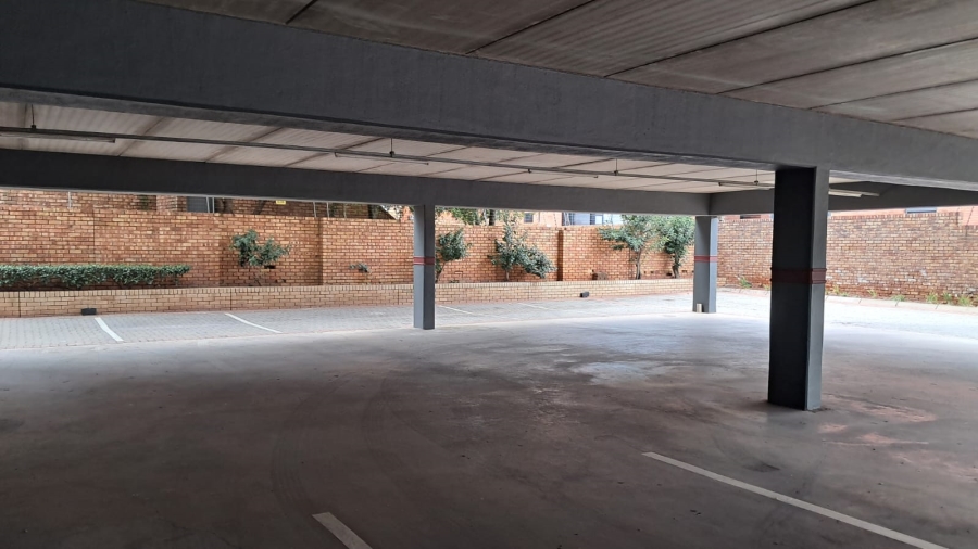 Commercial Property for Sale in Die Hoewes Gauteng