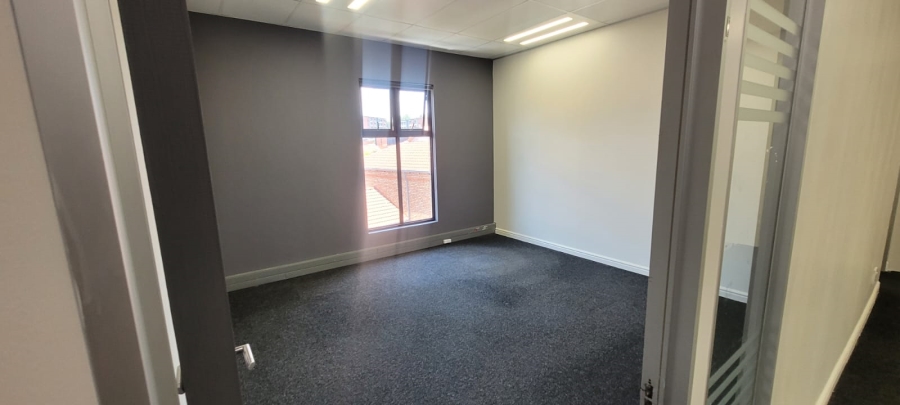 0 Bedroom Property for Sale in Die Hoewes Gauteng