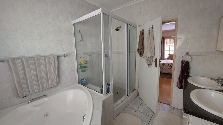 To Let 3 Bedroom Property for Rent in Eldo Glen Gauteng