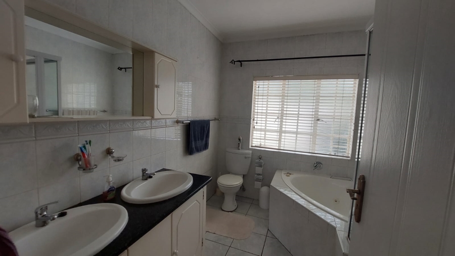 To Let 3 Bedroom Property for Rent in Eldo Glen Gauteng
