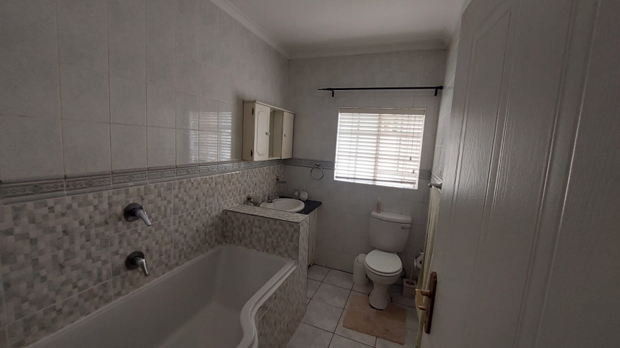 To Let 3 Bedroom Property for Rent in Eldo Glen Gauteng