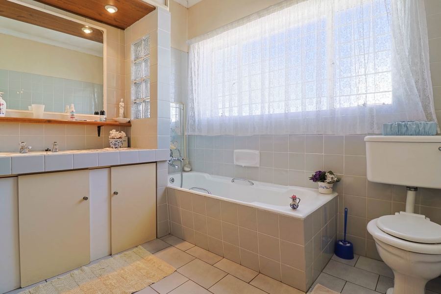 4 Bedroom Property for Sale in Tulisa Park Gauteng