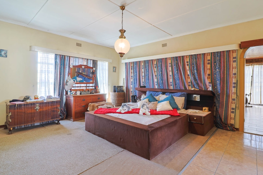 4 Bedroom Property for Sale in Tulisa Park Gauteng