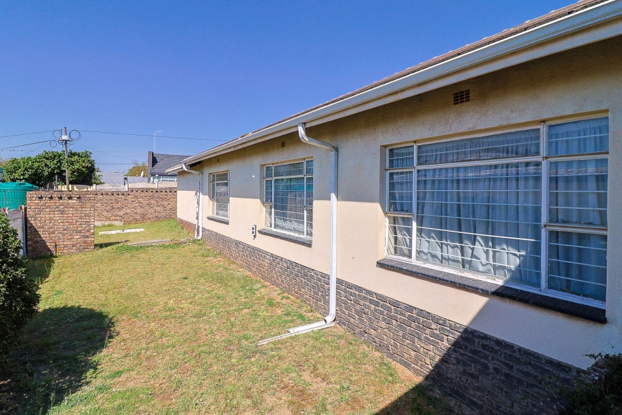 4 Bedroom Property for Sale in Tulisa Park Gauteng