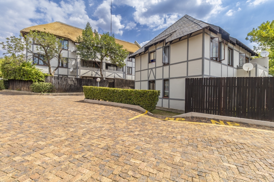 2 Bedroom Property for Sale in Sunninghill Gauteng