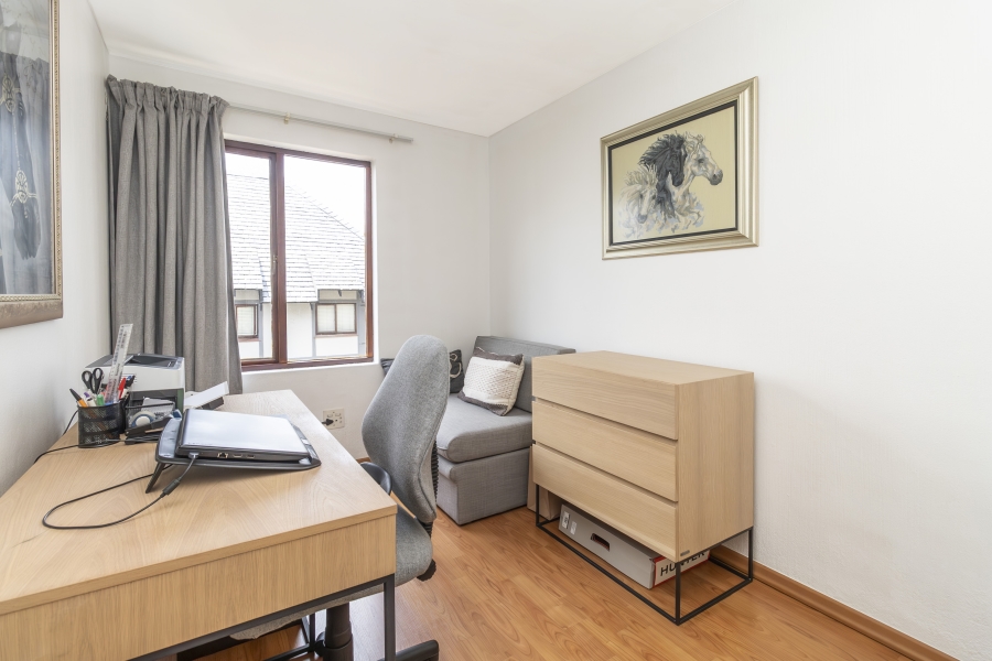 2 Bedroom Property for Sale in Sunninghill Gauteng